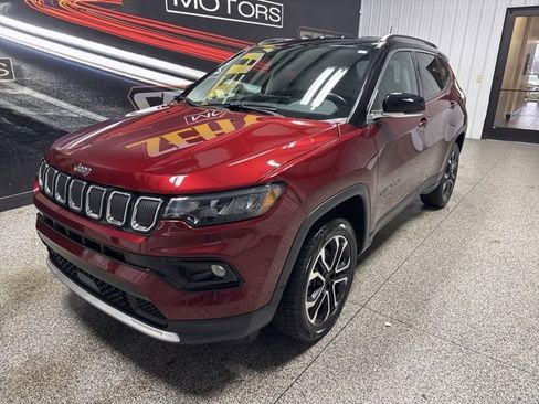 Used 2022 Jeep Compass Limited image 3