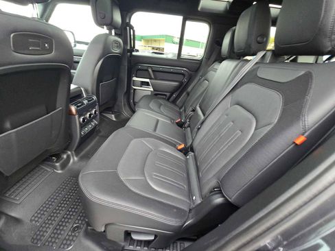 Used 2022 Land Rover Defender 110 X-Dynamic HSE image 19