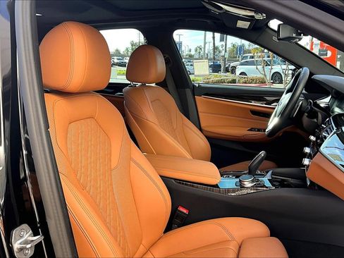 Used 2023 BMW 530i w/ Convenience Package image 7