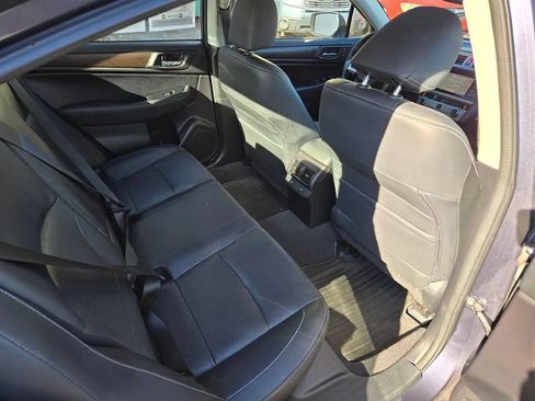 Used 2017 Subaru Outback 2.5i Limited AWD/4WD image 10