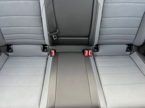 Used 2025 Volkswagen Jetta SE image 38