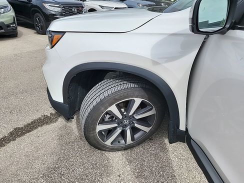 Used 2023 Honda Pilot Touring image 7