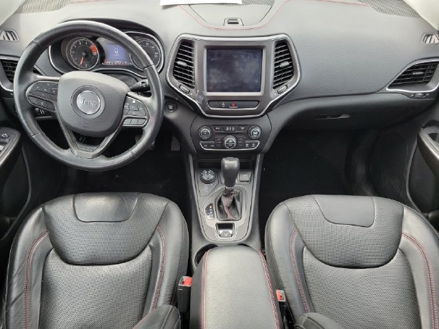 Used 2019 Jeep Cherokee Trailhawk AWD/4WD image 21