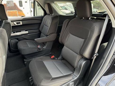 Used 2024 Ford Explorer XLT image 25