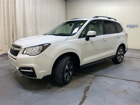 Used 2018 Subaru Forester 2.5i Premium w/ All-Weather Package image 40