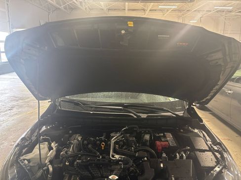 Used 2025 Nissan Altima 2.5 SV FWD image 29