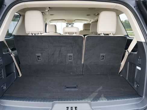 Used 2024 Ford Expedition XLT image 29