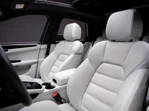 Used 2022 Porsche Macan S image 61