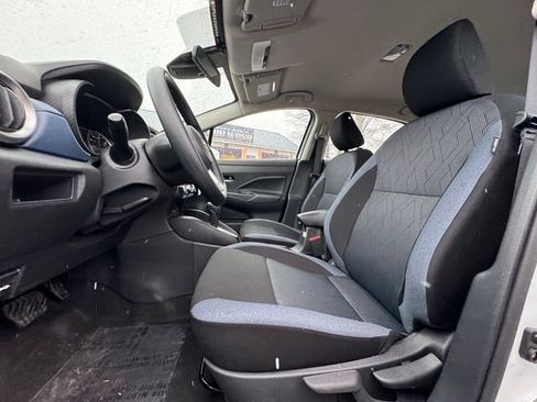 New 2025 Nissan Versa SV w/ Trunk Package FWD image 14