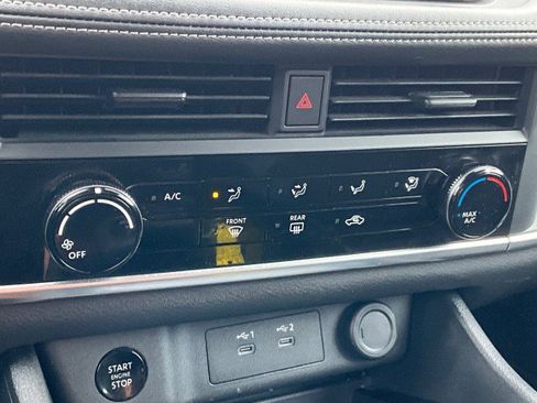 Used 2024 Nissan Rogue S image 21