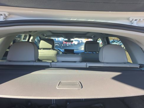 Used 2023 Audi Q5 e Premium Plus w/ Premium Plus Package image 19