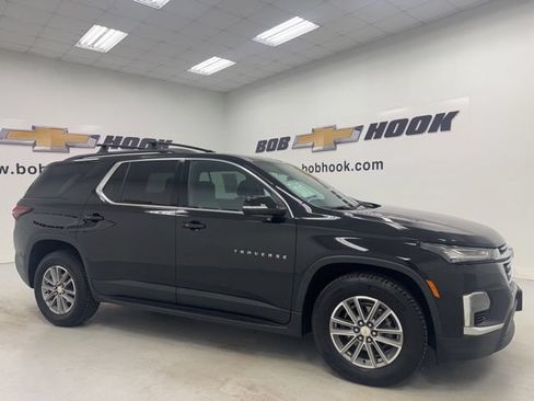 Used 2022 Chevrolet Traverse LT w/ LPO, 'HIT The Road' Package AWD/4WD image 3