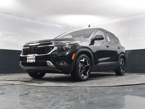 Used 2025 Kia Seltos S image 46