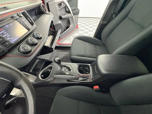 Used 2016 Toyota RAV4 LE AWD/4WD image 27