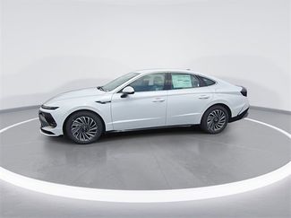 New 2025 Hyundai Sonata SEL video 4