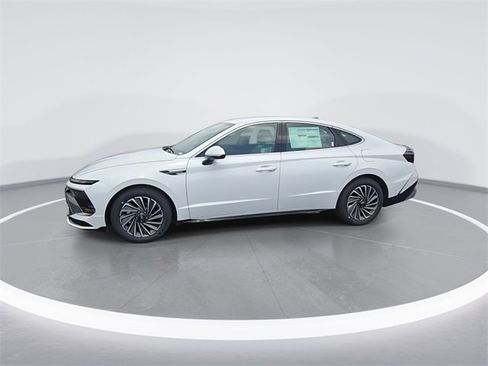 New 2025 Hyundai Sonata SEL image 4