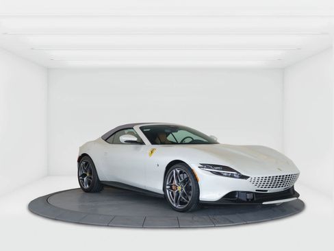 Used 2024 Ferrari Roma Spider image 7
