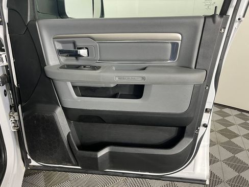 Used 2020 RAM 1500 Classic SLT image 16