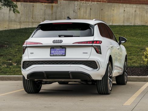 Certified 2026 Audi Q3 quattro 2.0T AWD/4WD image 4