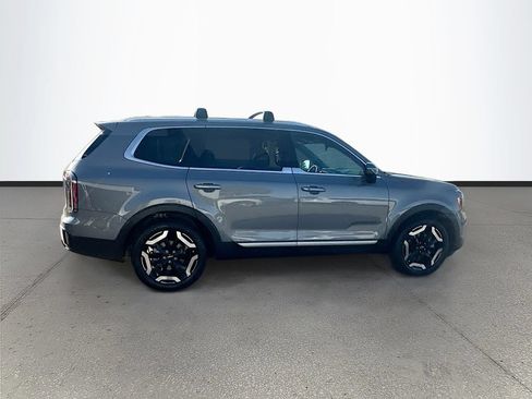 Used 2024 Kia Telluride EX w/ EX Captain's Chair Package FWD image 8