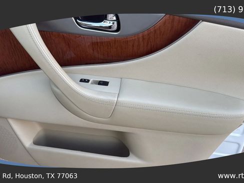 Used 2015 INFINITI QX70 3.7 w/ Premium Package image 38