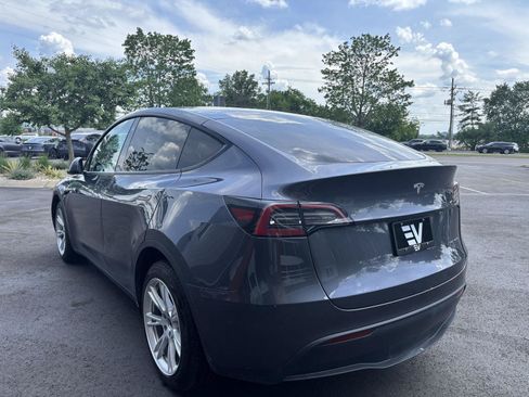 Used 2023 Tesla Model Y Long Range AWD/4WD image 7