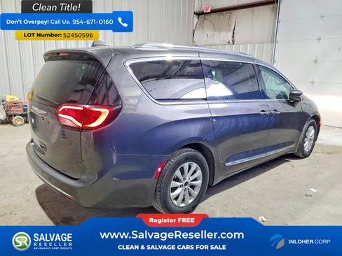 Used 2019 Chrysler Pacifica Touring-L FWD image 4