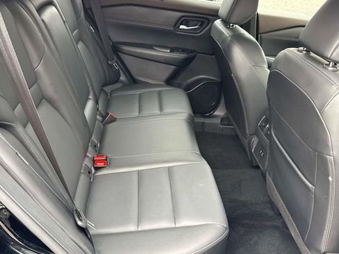 Used 2023 Nissan Rogue SV w/ SV Premium Package image 10