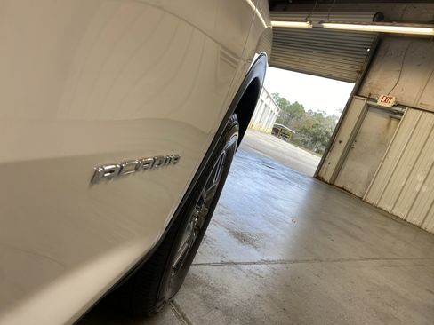 Used 2025 GMC Acadia Elevation image 16