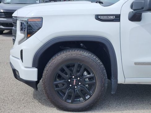 Used 2025 GMC Sierra 1500 Elevation w/ X31 Off-Road Package AWD/4WD image 5