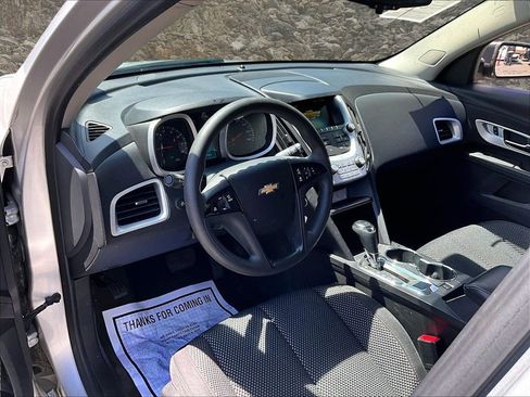 Used 2017 Chevrolet Equinox LS FWD image 10