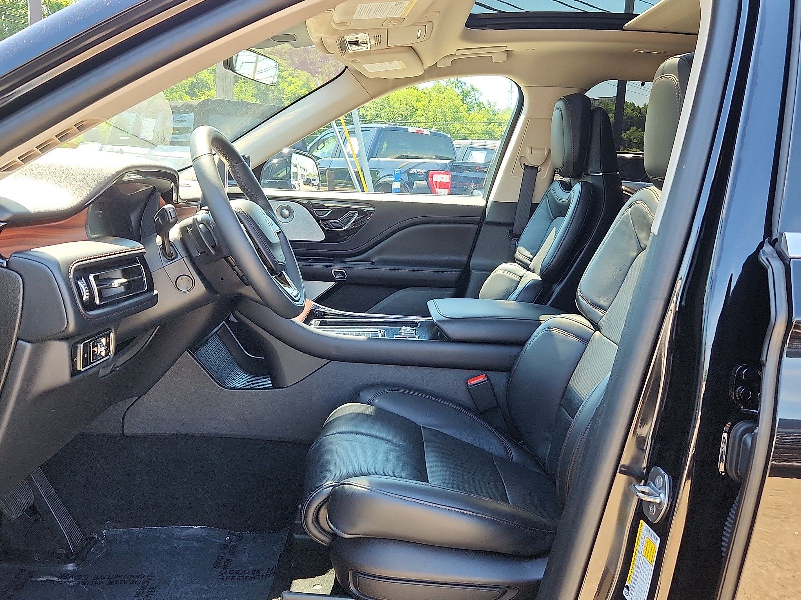 Used 2023 Lincoln Aviator Reserve w/ Equipment Group 201A AWD/4WD image 14