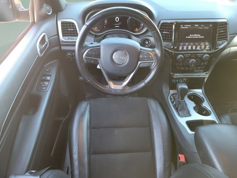 Used 2020 Jeep Grand Cherokee Altitude AWD/4WD image 8