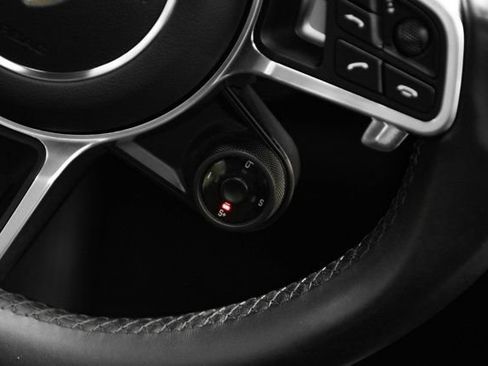 Used 2022 Porsche Cayenne Coupe AWD/4WD image 35