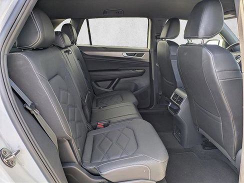 Used 2024 Volkswagen Atlas Cross Sport SE FWD image 18