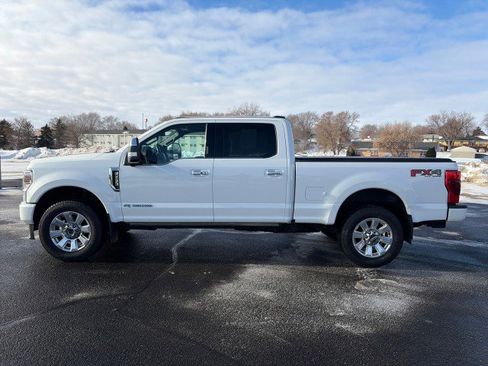 Used 2022 Ford F350 Platinum w/ FX4 Off-Road Package image 2