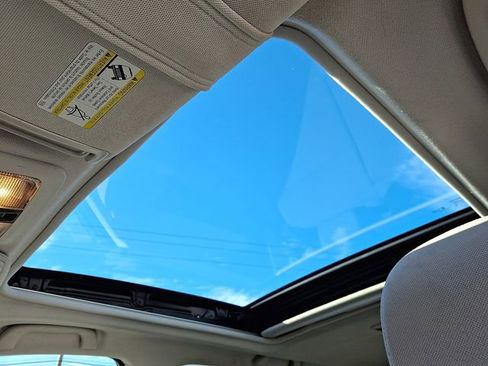 Used 2018 Subaru Forester 2.5i Premium w/ All-Weather Package image 14