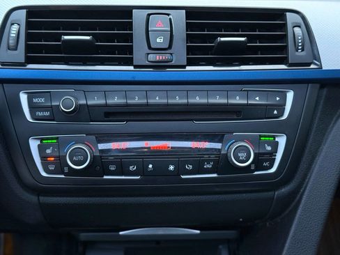 Used 2014 BMW 335i Sedan w/ Technology Package image 29