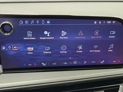 Certified 2025 Chevrolet Traverse LT image 13