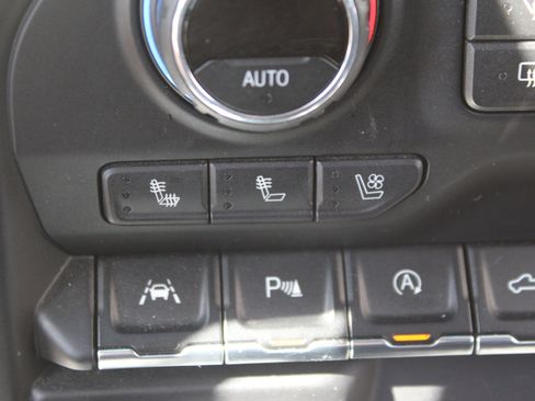 Used 2020 Chevrolet Silverado 1500 LTZ image 24