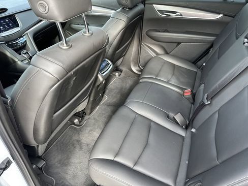 New 2025 Cadillac XT6 Luxury FWD image 29