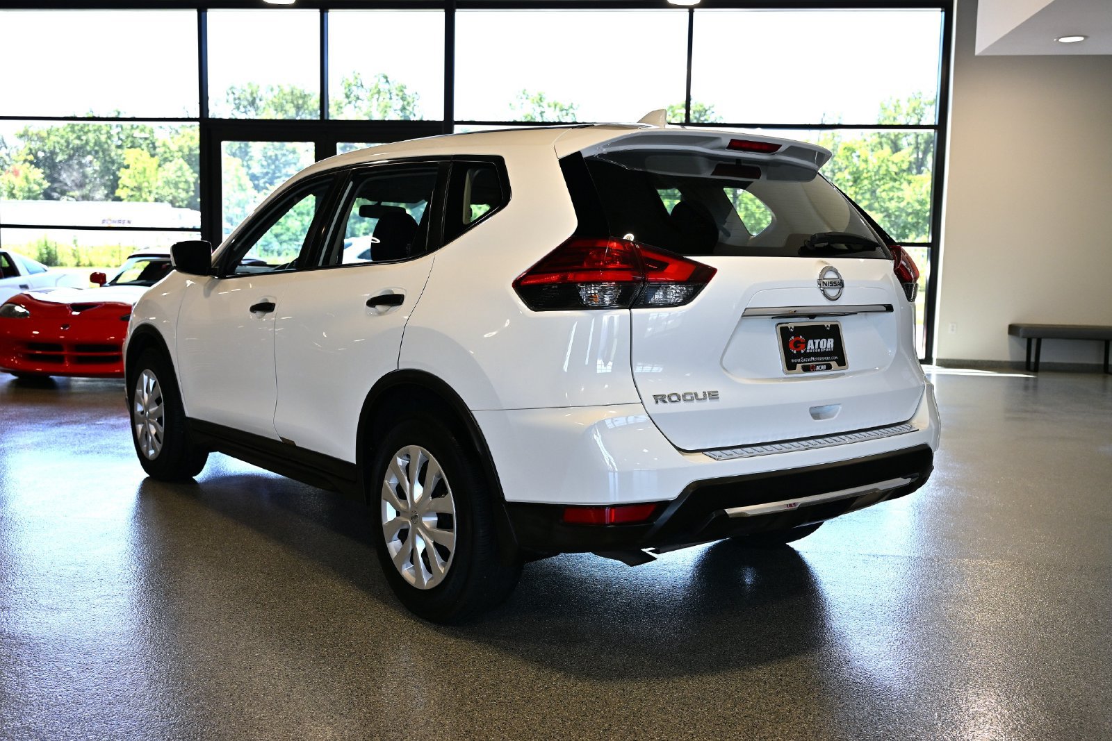 Used 2017 Nissan Rogue S FWD image 7