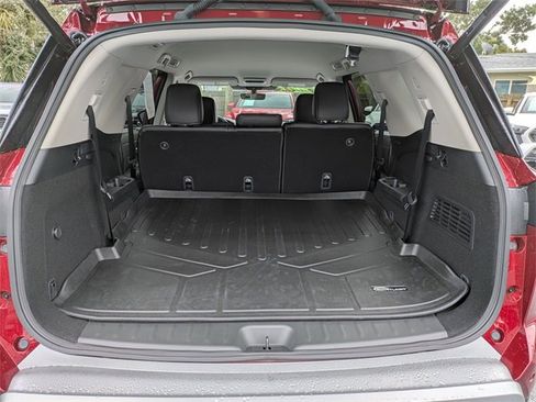 Used 2024 Nissan Pathfinder SL w/ Black Appearance Package image 13