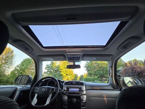 Used 2012 Toyota 4Runner SR5 w/ Convenience Pkg AWD/4WD image 18