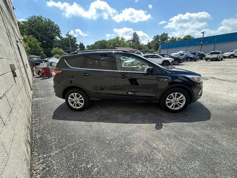 Used 2017 Ford Escape SE w/ Equipment Group 201A FWD image 12