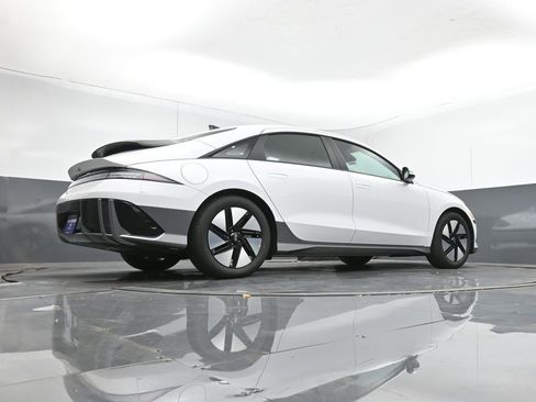 New 2025 Hyundai Ioniq 6 SE image 40