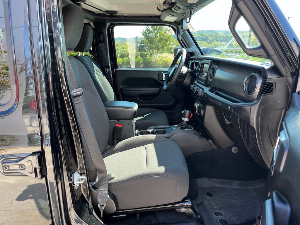 Used 2023 Jeep Wrangler Unlimited Sport AWD/4WD image 24