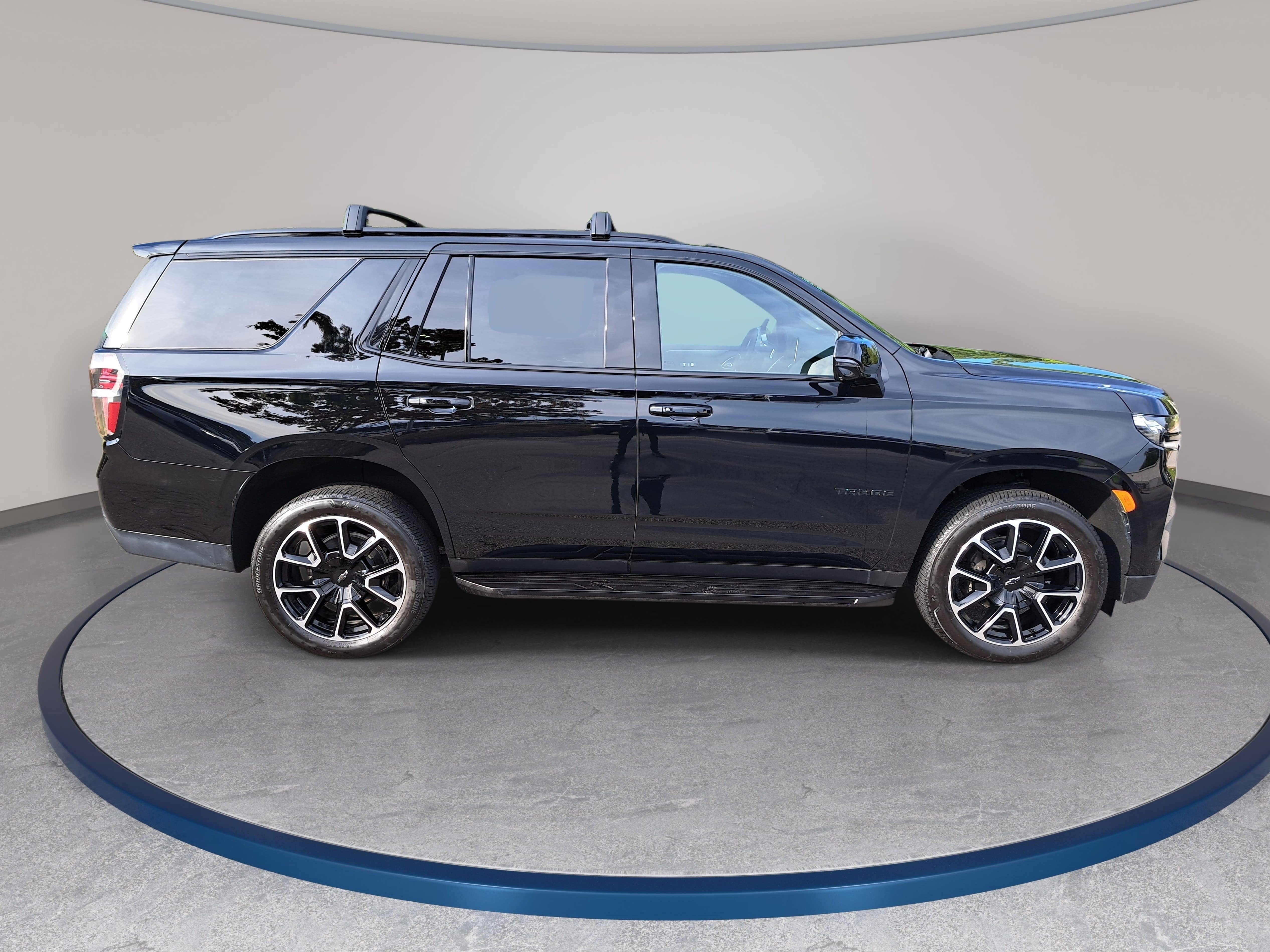 Used 2024 Chevrolet Tahoe RST w/ Luxury Package AWD/4WD image 4