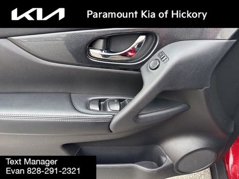 Used 2015 Nissan Rogue SL w/ SL Premium Package AWD/4WD image 16
