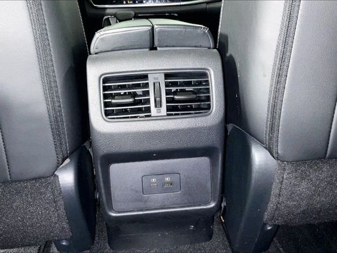 Used 2023 Nissan Rogue SL image 33